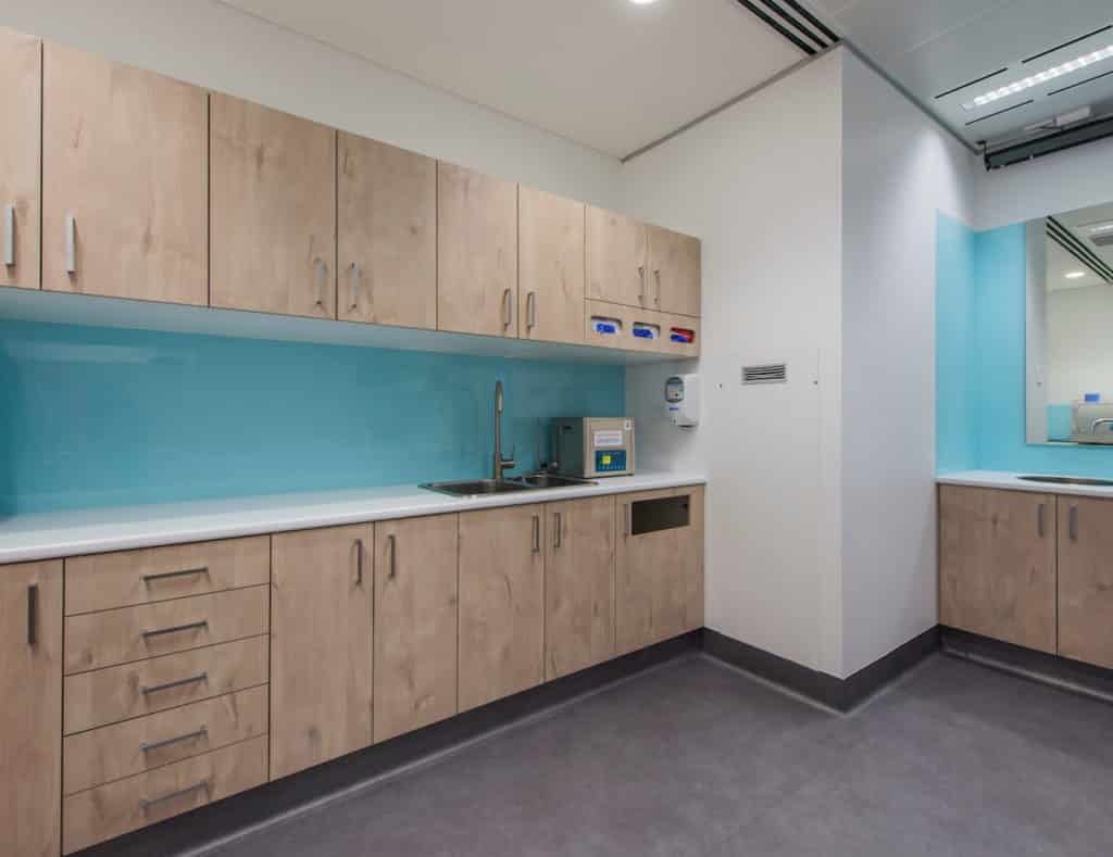 MOM dental clinic fitout