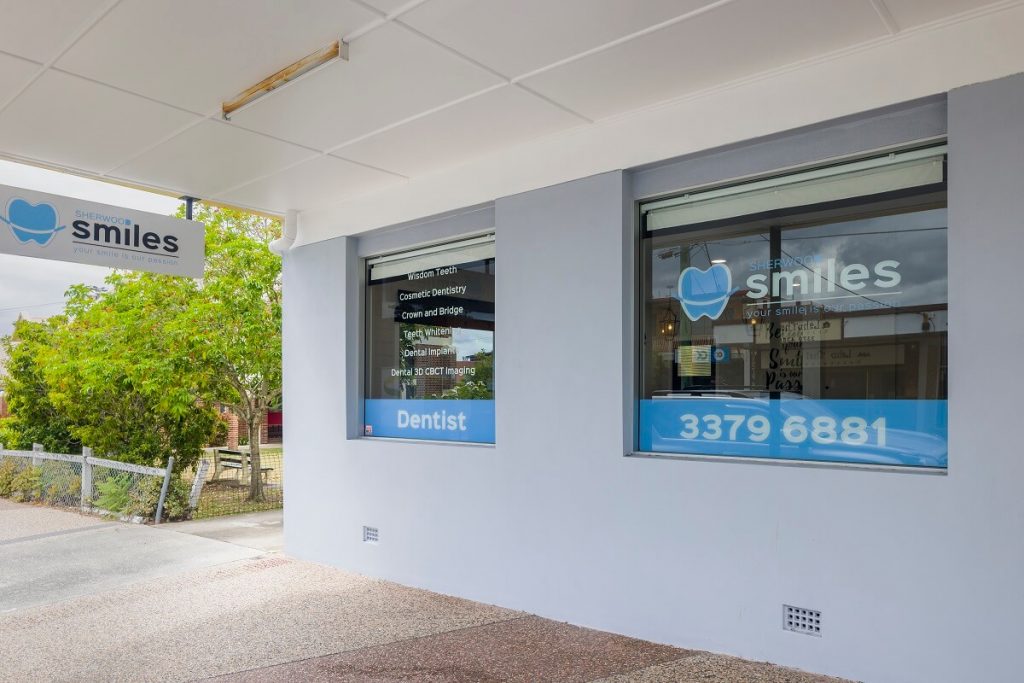 Dental healthcare clinic with clean signage ensuring good curb appeal